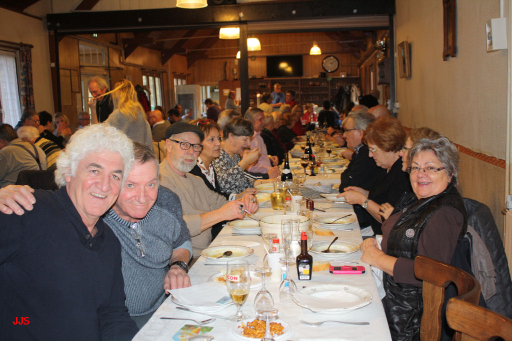 Die traditionelle Erbsensuppe im Kurgarten Chalet