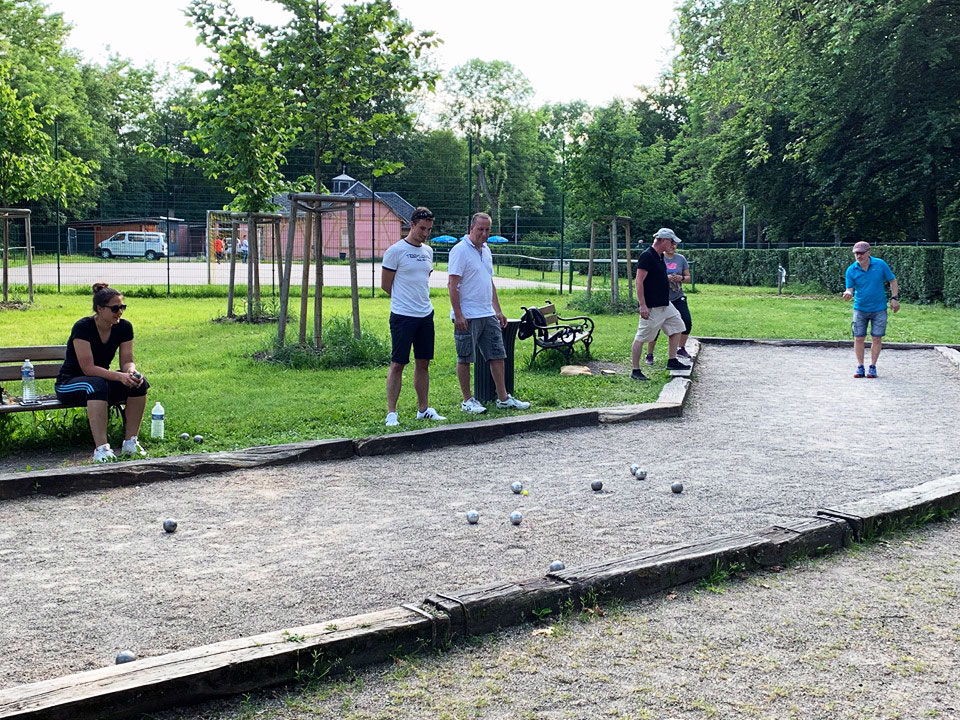 La section pétanque du SSHB La Famille au Parc du Kurgarten